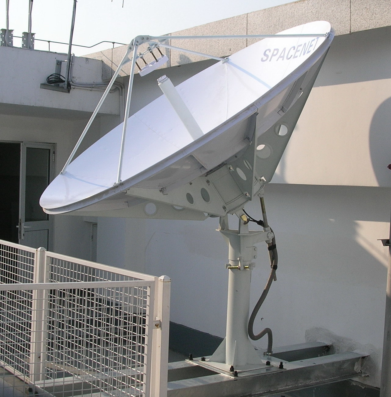 3.0m Fixed Vsat Rxtx Satellite Dish Antenna